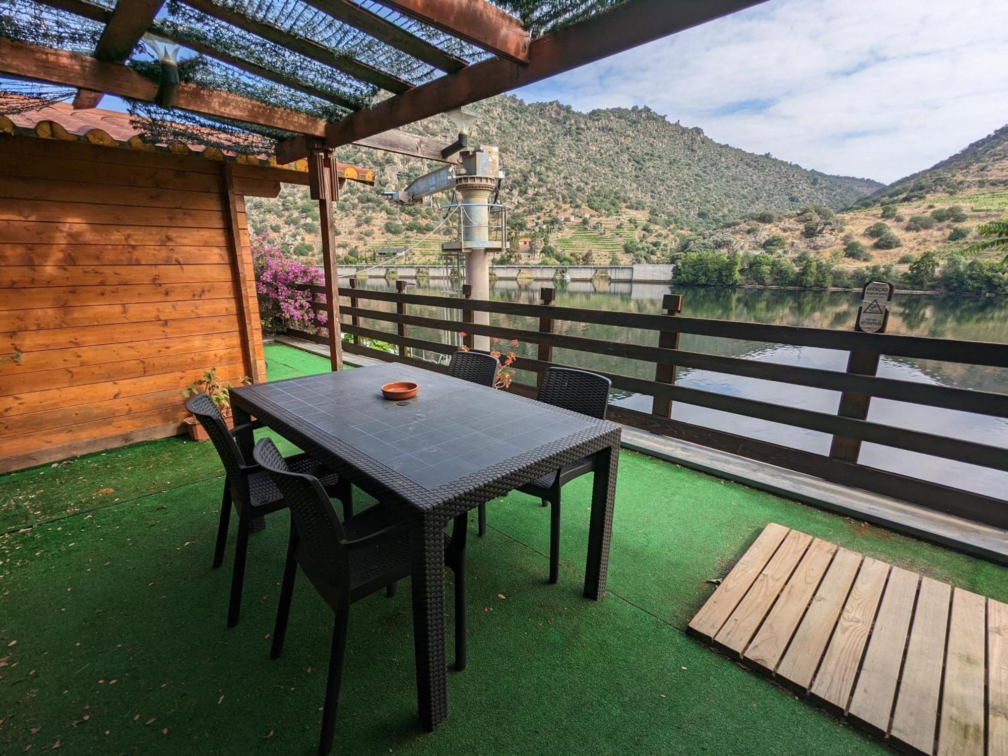 Douro Yacht Charter & Bungalows São João da Pesqueira Екстериор снимка