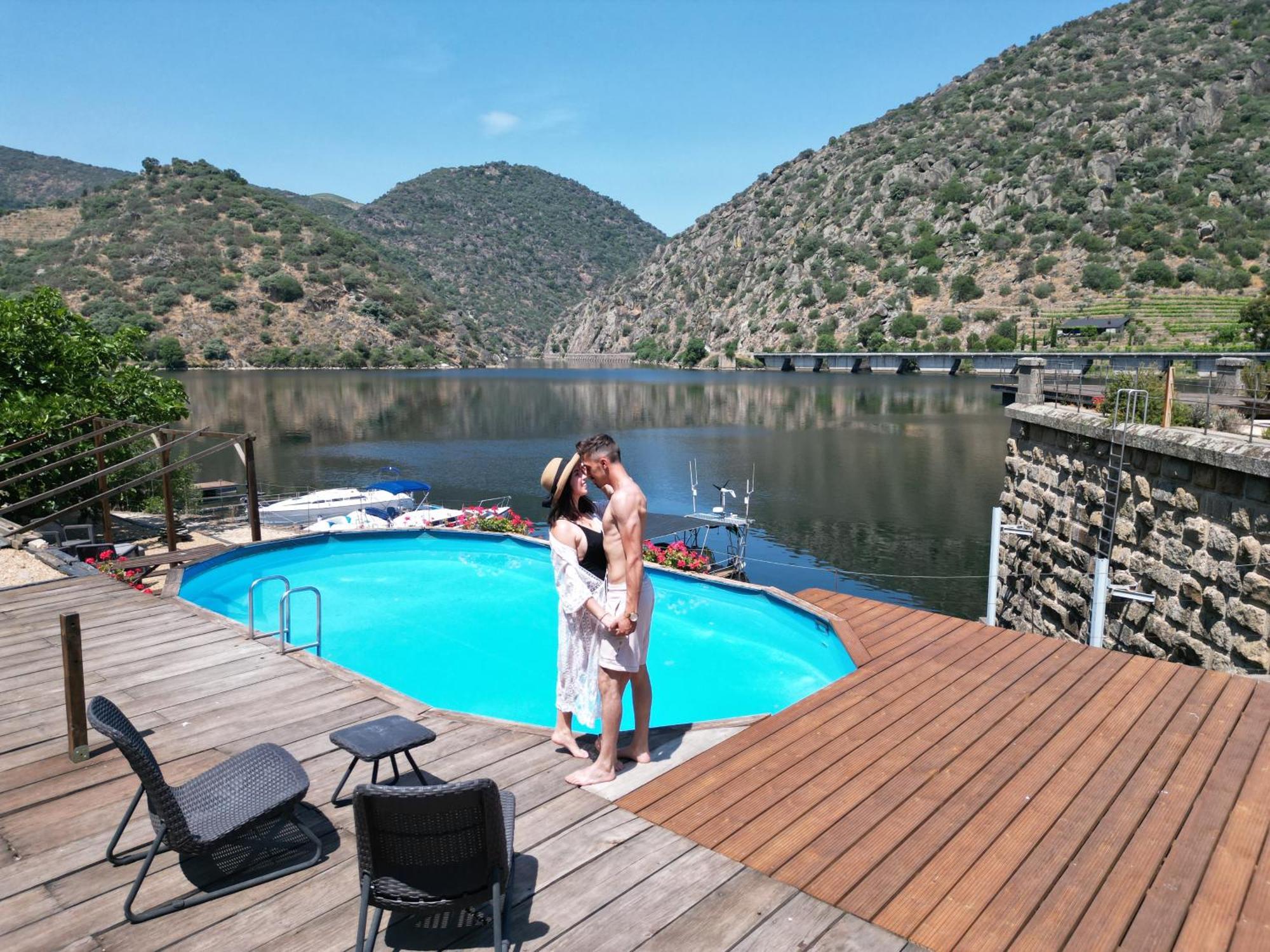 Douro Yacht Charter & Bungalows São João da Pesqueira Екстериор снимка