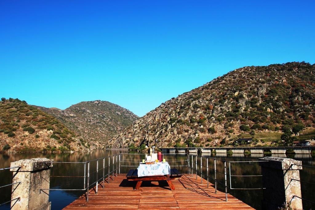 Douro Yacht Charter & Bungalows São João da Pesqueira Екстериор снимка