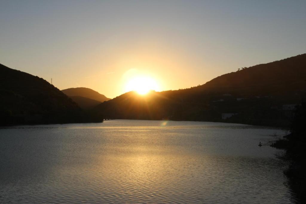 Douro Yacht Charter & Bungalows São João da Pesqueira Екстериор снимка