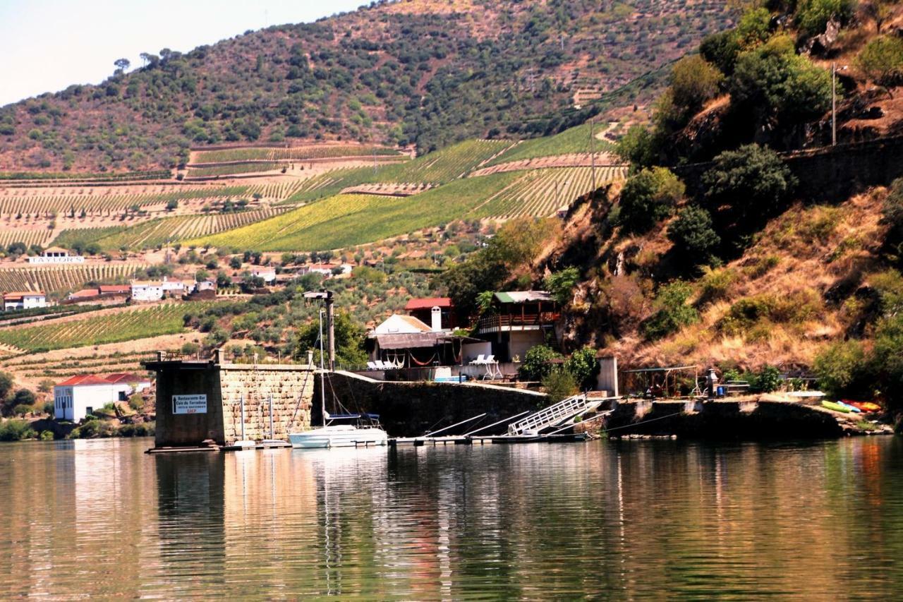 Douro Yacht Charter & Bungalows São João da Pesqueira Екстериор снимка